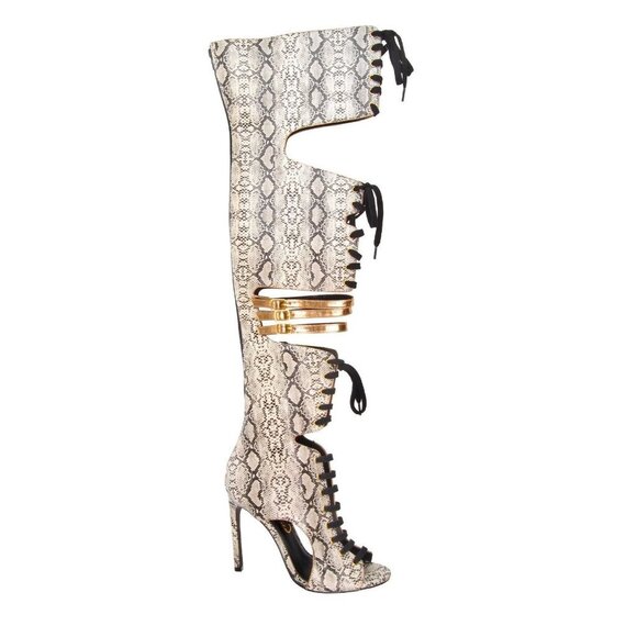 Privileged BONAFIED ROCKSTAR  ( BRAND NEW !!!! ) - Picture 1 of 3
